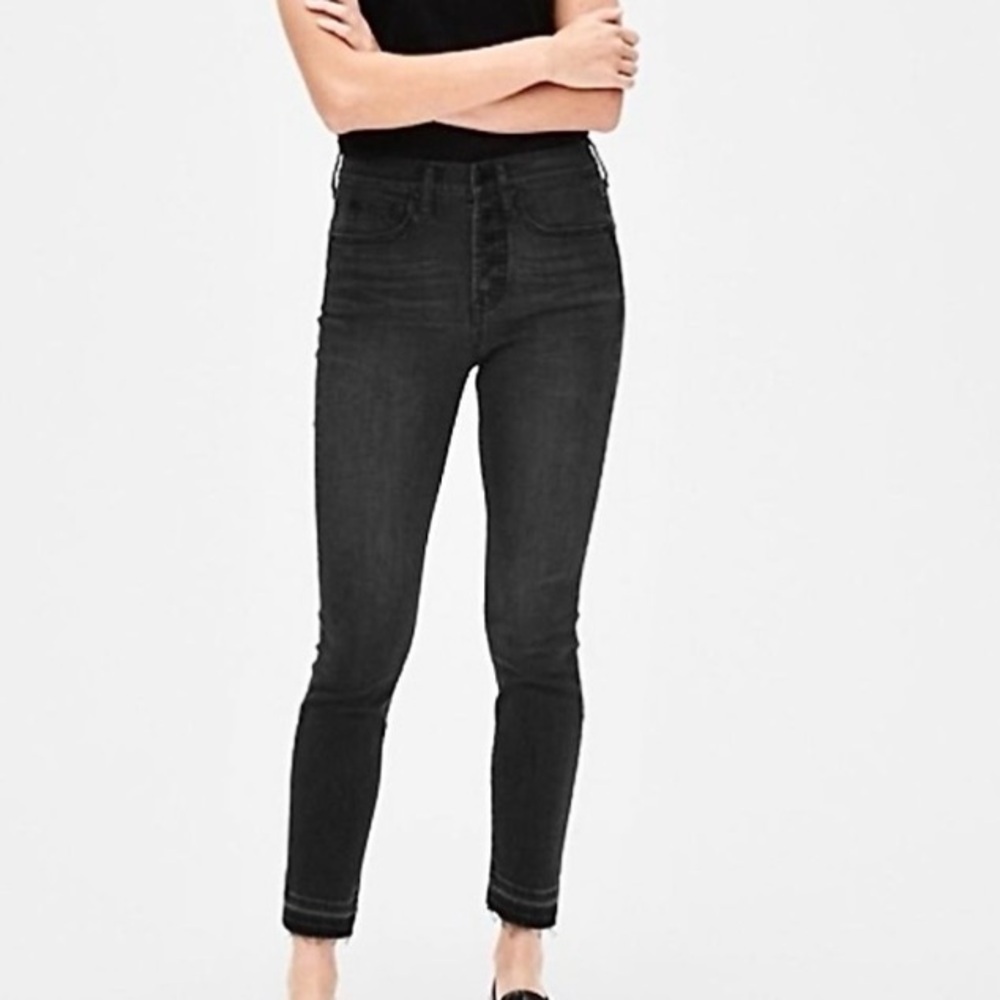 GAP True Skinny High-Rise Ankle Jeans. Washed Black. Size 6/28.